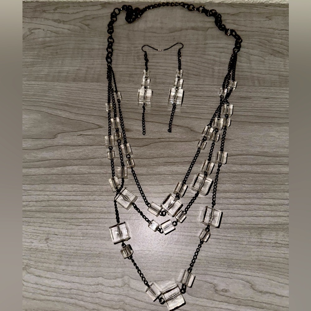 Lia Sophia Earring and necklace set- Clear Cube- Perfect Condition